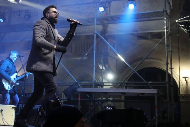 Pula: Pula veselo dočekala Novu 2025. godinu