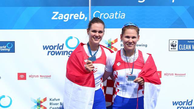 Zagreb: Sestre Jurković osvojile zlato na Svjetskom veslačkom kupu na Jarunu
