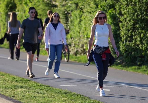 Zagreb: Na Uskrs Jarun privukao veliki broj građana