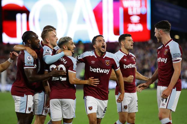 Premier League - West Ham United v Leicester City