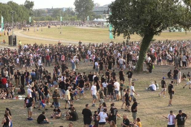 Zagreb: Stvaraju se ogromne gužve na samom ulazu na koncert Thompsoona