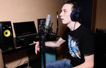 Cerebralna paraliza motivirala ga da postane freestyle rapper