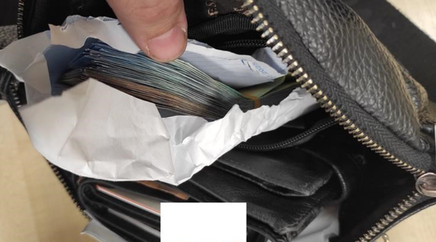 Carinici zaustavili bus srpskih tablica u Sl. Brodu. Pogledajte što su našli vozaču u torbici!