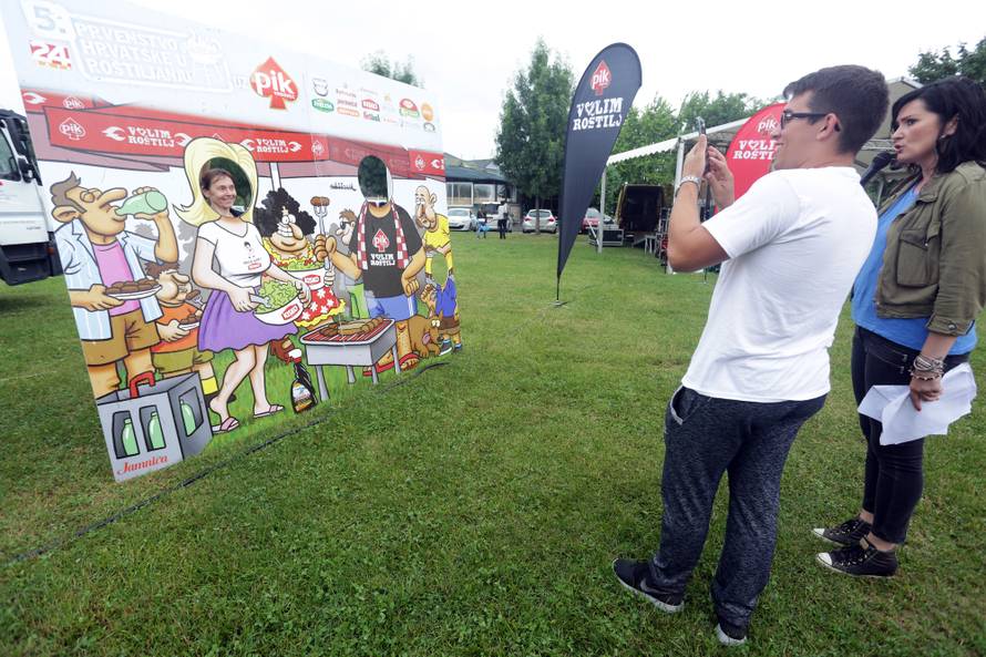 Zlatni ćevap autobusom punim navijača otputovao u Kaštela