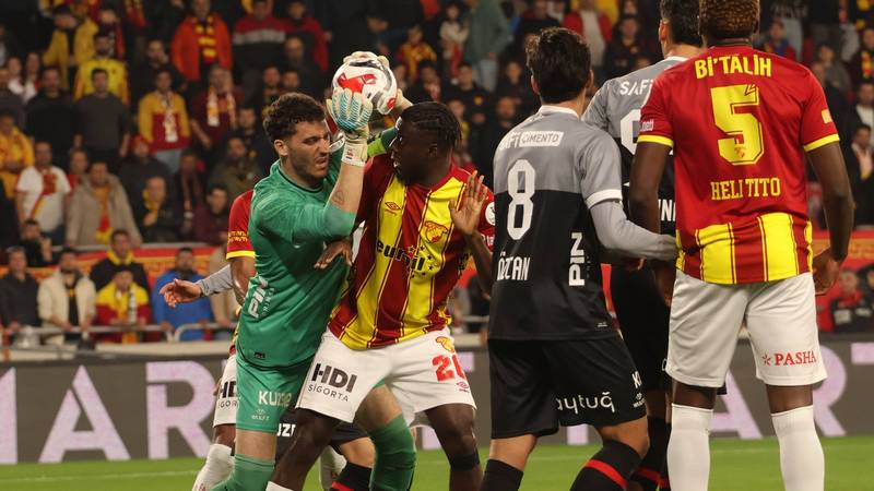 VIDEO Ivo Grbić sa sedam obrana zaključao gol Bešiktašu