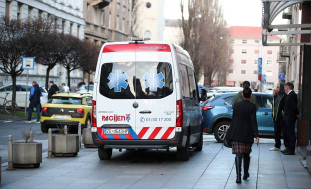 Zagreb: Dolazak gostiju na skupštinu Dinama 