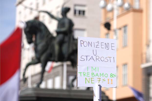 Zagreb: Na Trgu bana Jelačića prosvjedovali umirovljenici