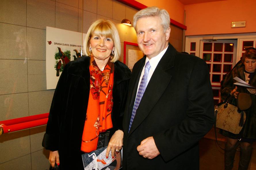 Tko su žene posrnulih dinastija: Nakon izbijanja afera pokreću se razvodi i bježi iz države...