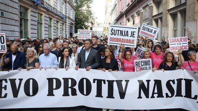 Na ulicama Sarajeva održan prosvjed građana zbog ubojstava koja su se u petak dogodila u Gradačcu