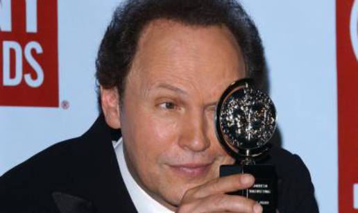 Billy Crystal dodjelu Oscara vodit će deveti put za redom