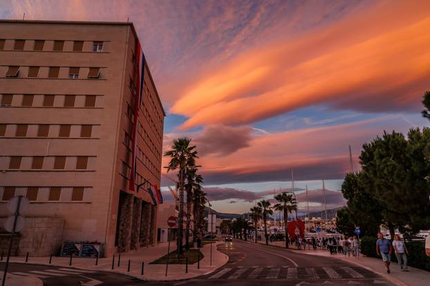 Split: Zastava na zgradi Banovine