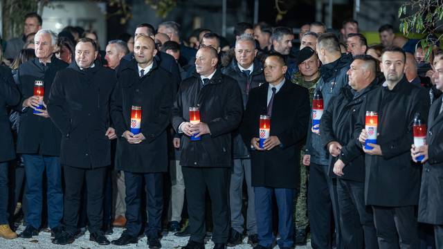 Vukovar: Središnja komemoracija u sklopu Dana sjećanja na žrtvu Vukovara 1991. započela je u krugu Nacionalne memorijalne bolnice