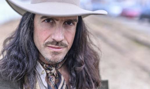 Velika gradska kazali&scaron;ta me zaobilaze u &scaron;irokom luku zbog politike i zato &scaron;to sam &lsquo;svoj&rsquo;