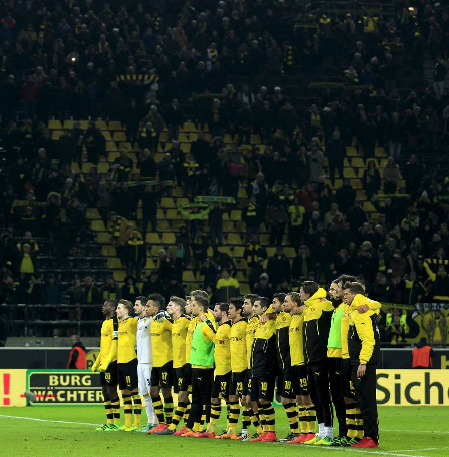 Navijač umro tijekom susreta: Pogledajte reakciju Westfalena