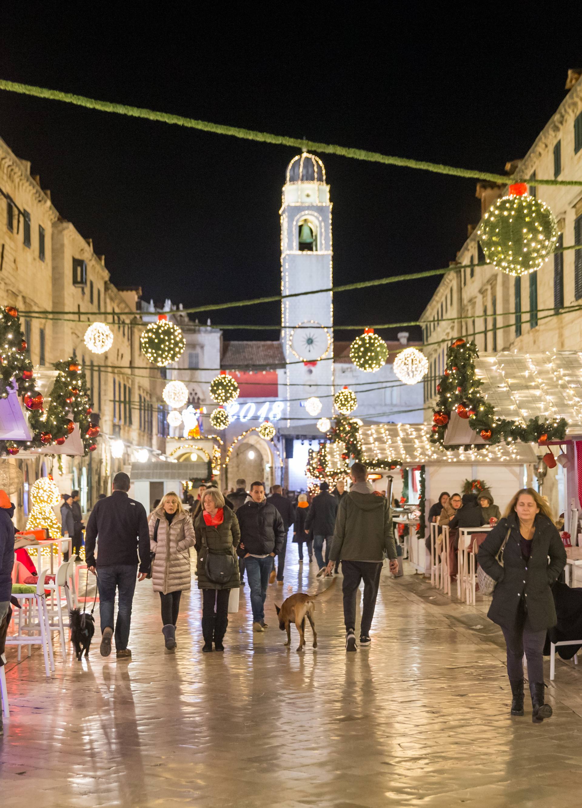 Bilo kuda, Advent svuda: Evo kako izgledaju hrvatski gradovi