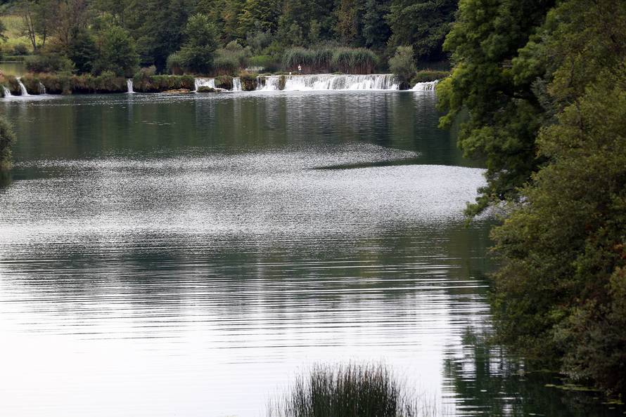 Migranti im prolaze kraj kuća: 'Strah me je, pogotovo po noći'