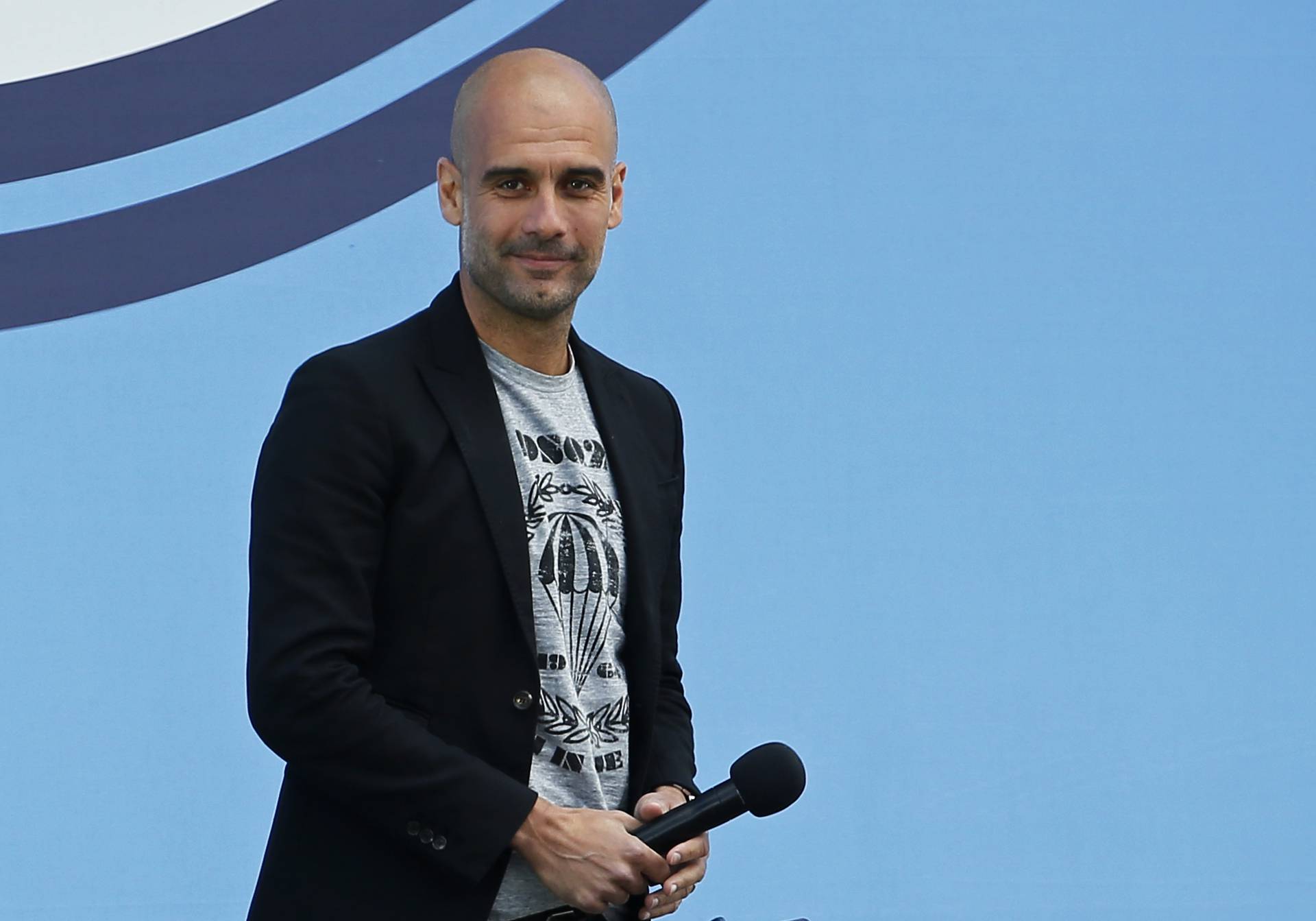 Pep Guardiola presented to Manchester City fans