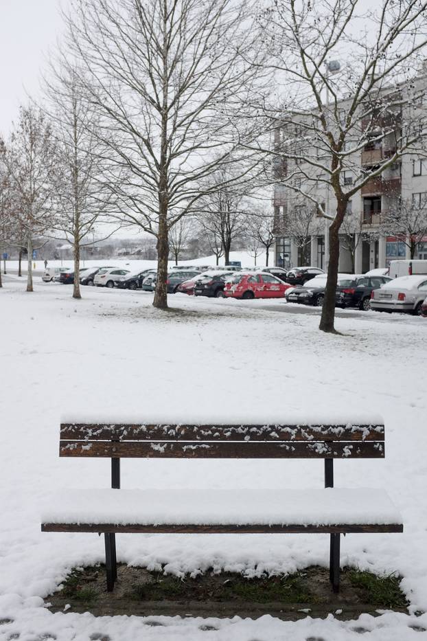 Snijeg zabijelio Zagreb