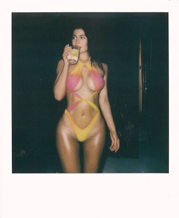 FOTO Botoks, operacije grudi i nosa... Kardashianke su se jako promijenile otkako su slavne