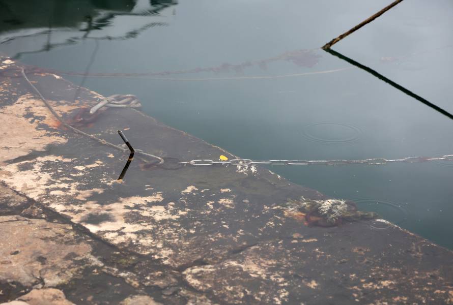 Šibenik: Jugo potopilo Dolac, cijela riva je pod morem