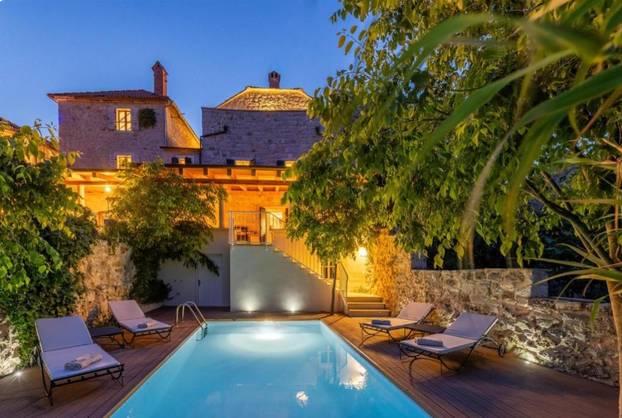 FOTO Dvor Pitve Villas: Mir i autentičnost otoka Hvara u malom dalmatinskom selu