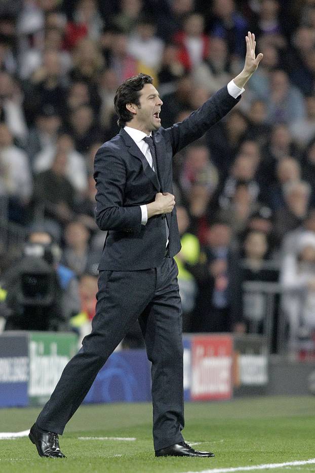 Nogometaši Ajaxa plasirali su se u ?etvrtfinale Lige prvaka nakon što su u Madridu pobijedili Real s 4-1