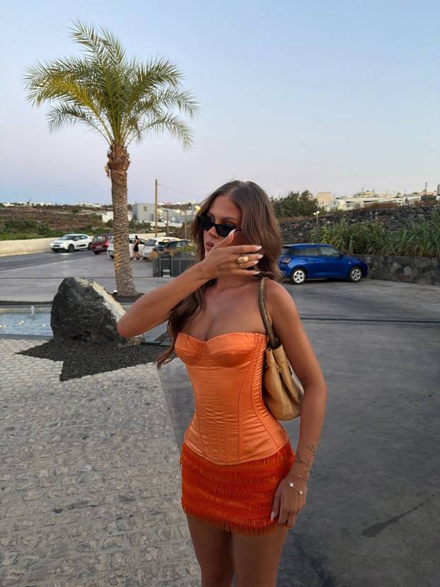 FOTO Ovu Britanku zovu i 'zločesta djevojka': Kad vidite fotke bit će vam jasno zašto...