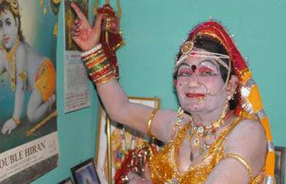 Kult transvestita želi se udati za indijskog boga 