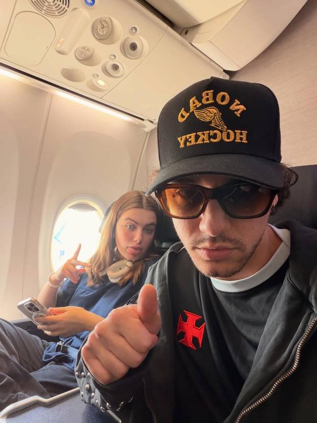 FOTO Zgodni dečki o kojima svi pričaju: Ovo je glumačka postava hit serije "Off Campus"
