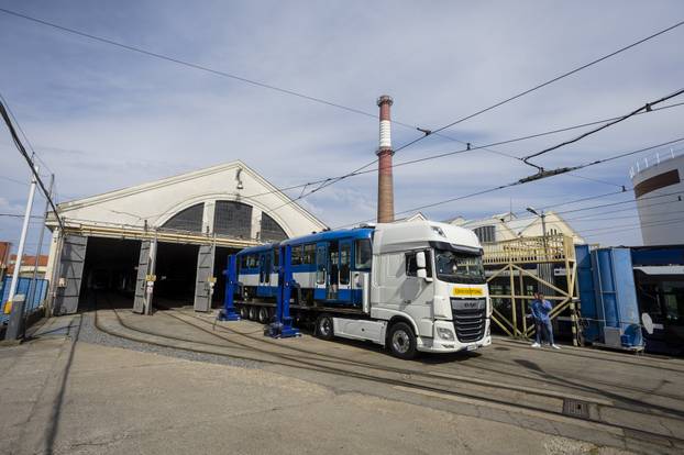 Osijek: Primopredaja tramvaja koje Grad Osijek daruje Gradu Žitomiru u Ukrajini