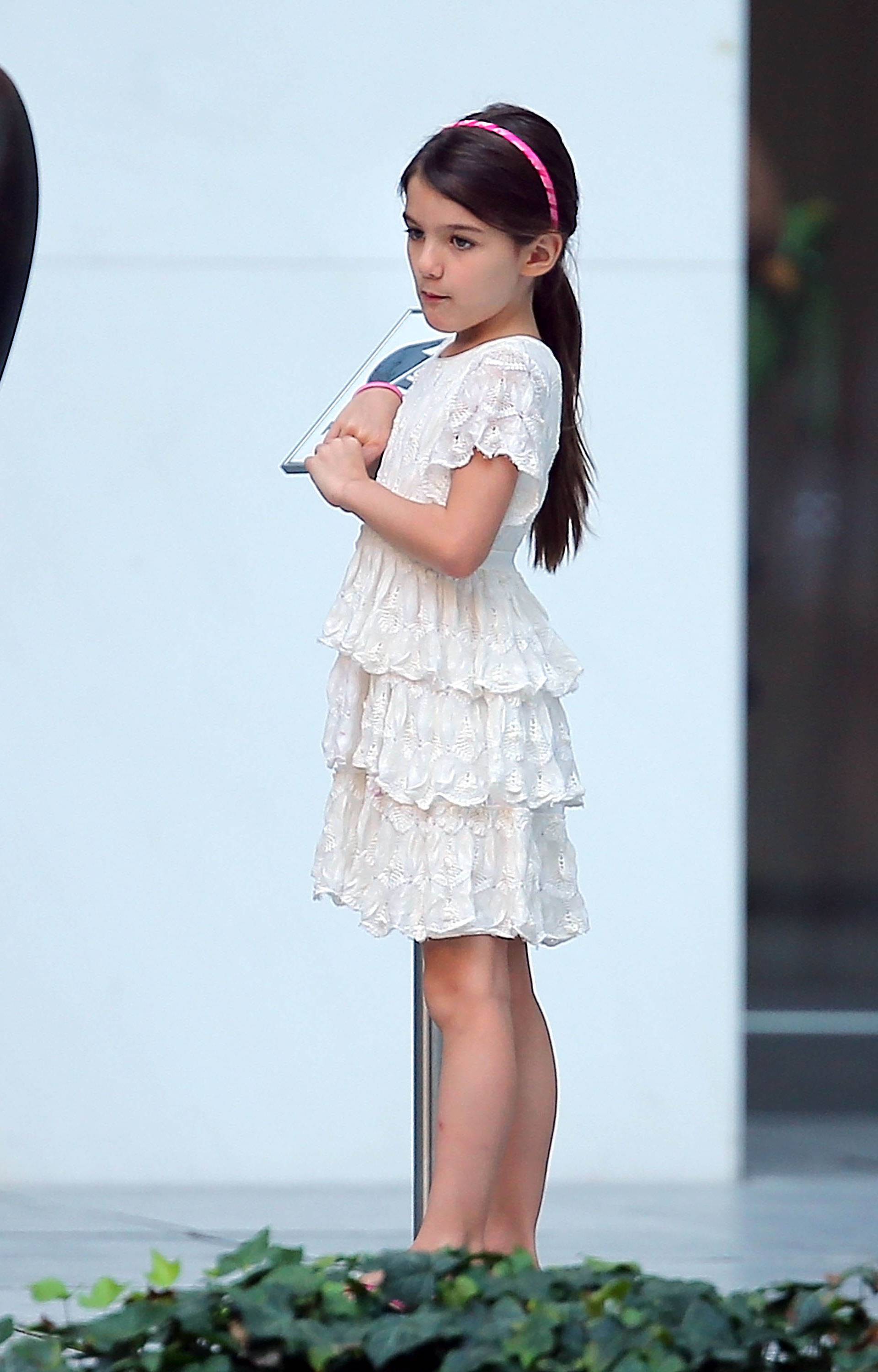 New York: Suri Cruise i Katie Holmes nakon šetnje predahnule uz sok