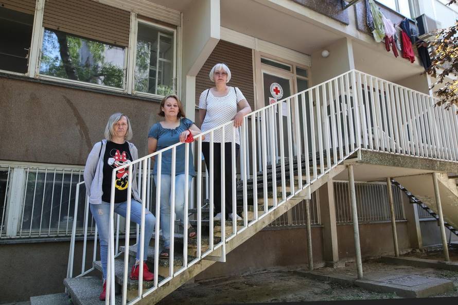 Zagrepčanke bez nade: 'Potres nam je uzeo sve. Zaboravljene smo, zaglavile smo u hostelu'