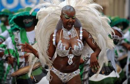 Uz pjesmu i ples počeo karneval u Montevideu