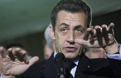 Sarkozy gunđao tehničaru: Nisu te baš dobro odgojili!