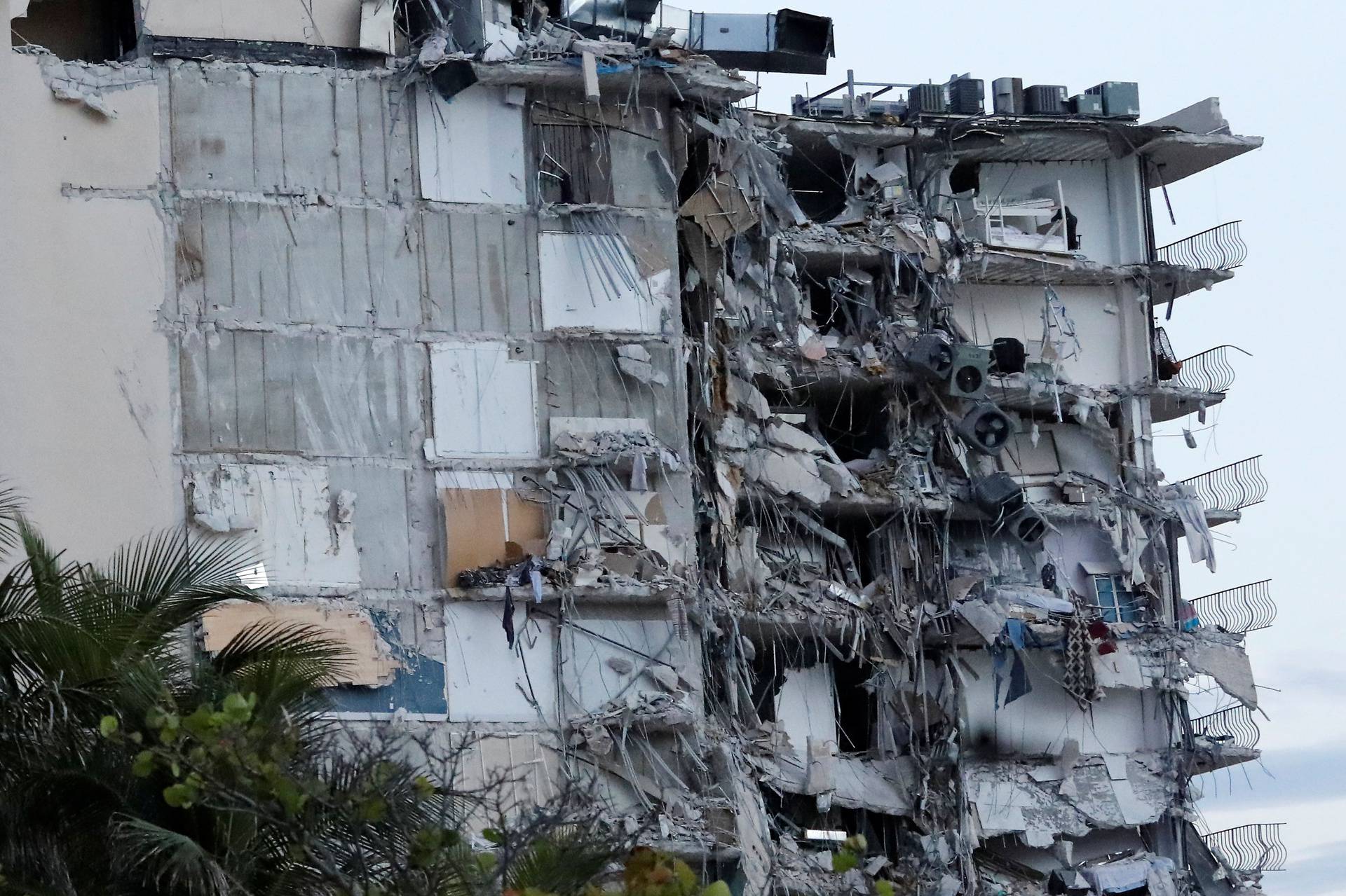 Partial building collapse in Miami Beach