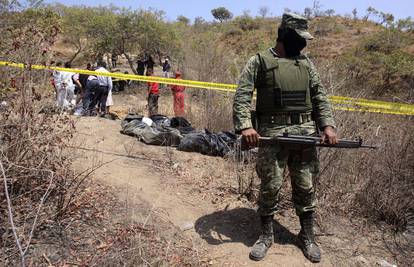 Meksiko: Na plaži u Acapulcu našli grobnicu s devet trupala