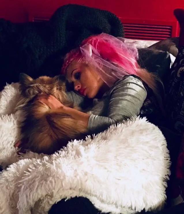 Aguilera slomljena: Morala sam uspavati voljenu kujicu Stinky