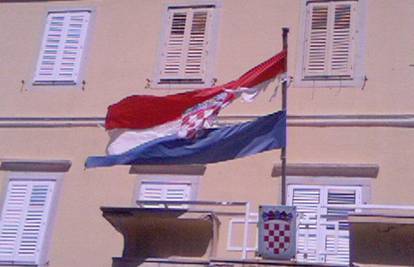 Beli Manastir: Zastavu je zapalio Hrvat iz Mađarske