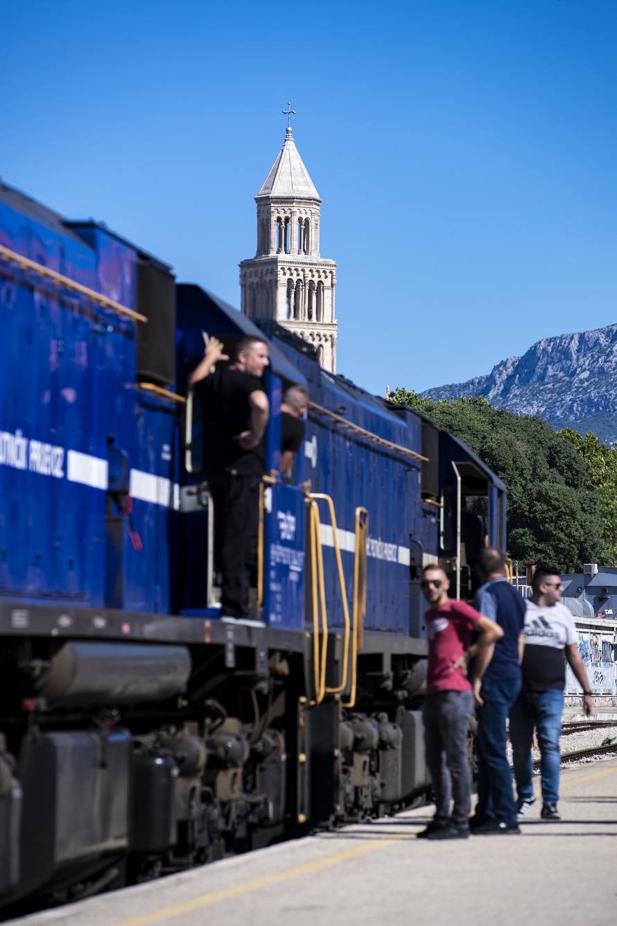 Split: Navijači Hajduka Bilim vlakom kreću prema Zagrebu na utakmicu Superkupa