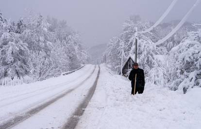 Stigla je prava zima: Pogledajte koliko je snijega palo u Hrvatskoj, najviše je u Gospiću