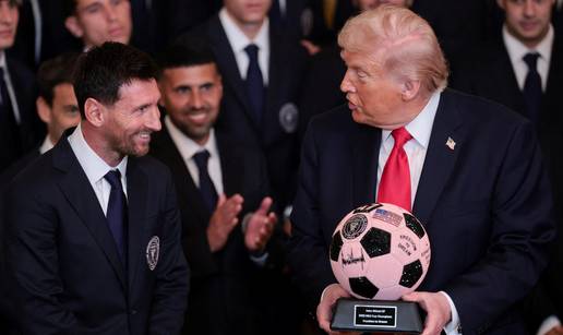 VIDEO Bizaran susret Trumpa s Messijem: Govorio o Iranu pa ispalio 'Sin mi voli i Ronalda...'