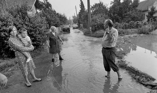 FOTO Ovako je Kne&zcaron;ija izgledala pod vodom nakon pljuska 1986.