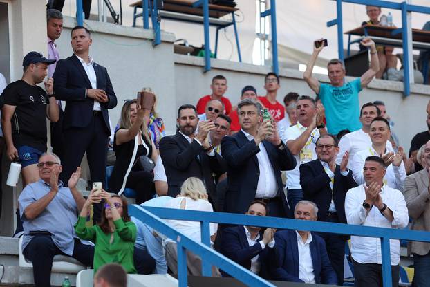 Makarska: Andrej Plenković nazočio utakmici Europskog prvenstva u ragbiju između Hrvatske i Gruzije