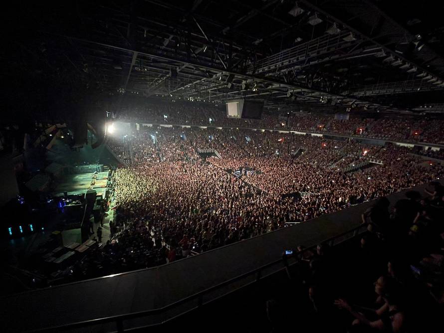 Iron Maiden napravio spektakl u Areni! Bruce je na pozornici mahao hrvatskom zastavom