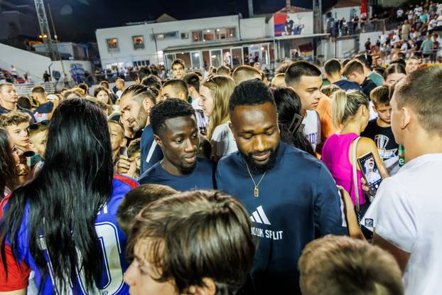 Split: Igrači Hajduka posjetili su Torciida kup