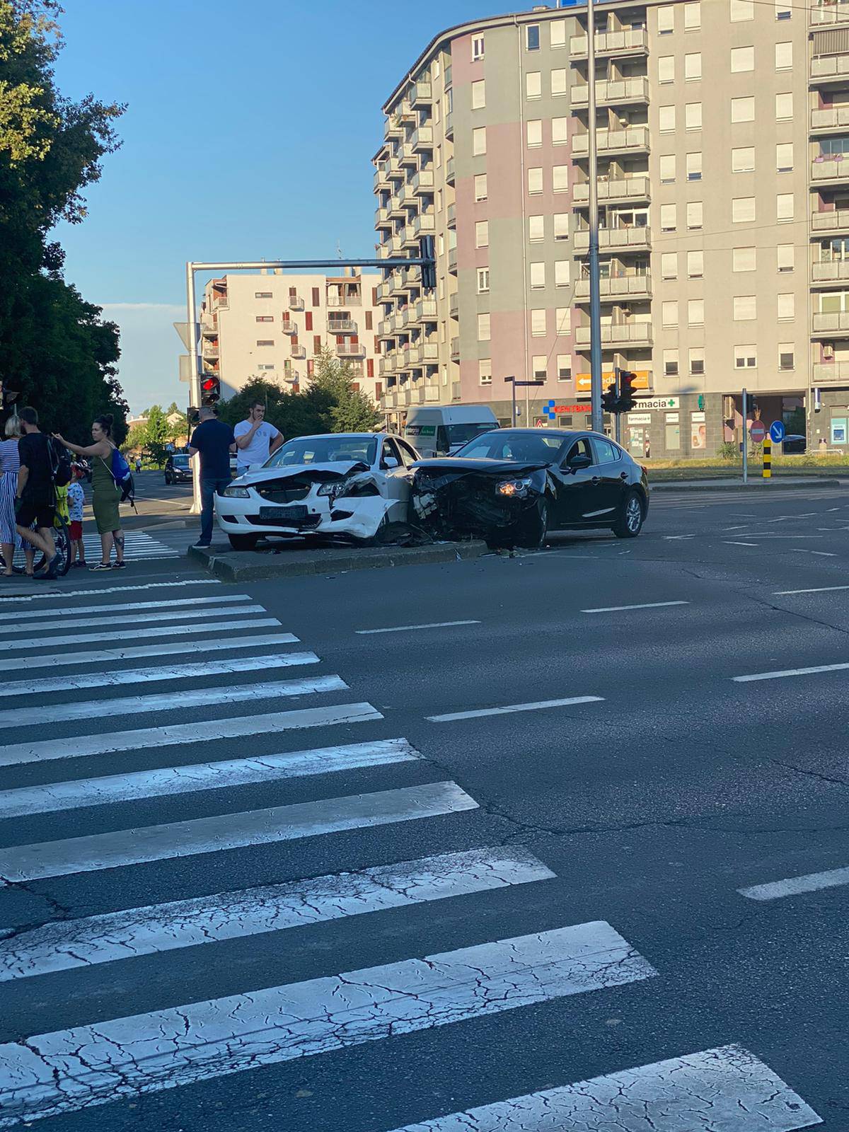 Kaos na cestama, nesreće od Slavonije do Dalmacije: 'Užas, auto se nekoliko puta prevrnuo'