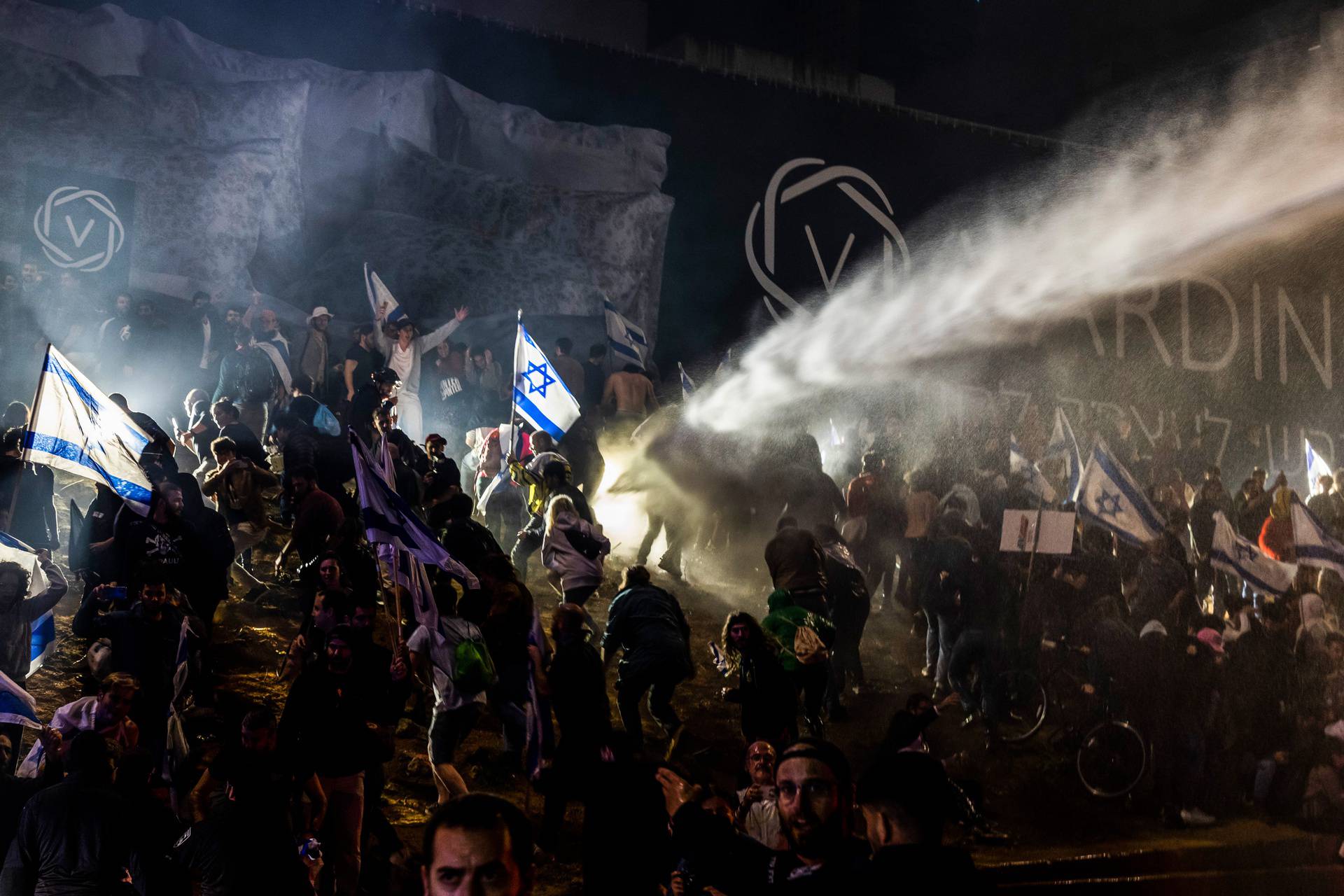 Veliki prosvjedi u Izraelu nakon smjene ministra obrane