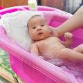 Preslatko: Pogledajte bebe dok se kupaju - popravit će vam dan