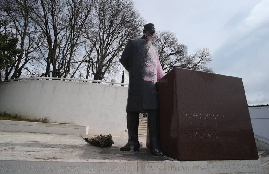 Tuđman u 'Hello Kitty izdanju': Opet na meti splitskih vandala