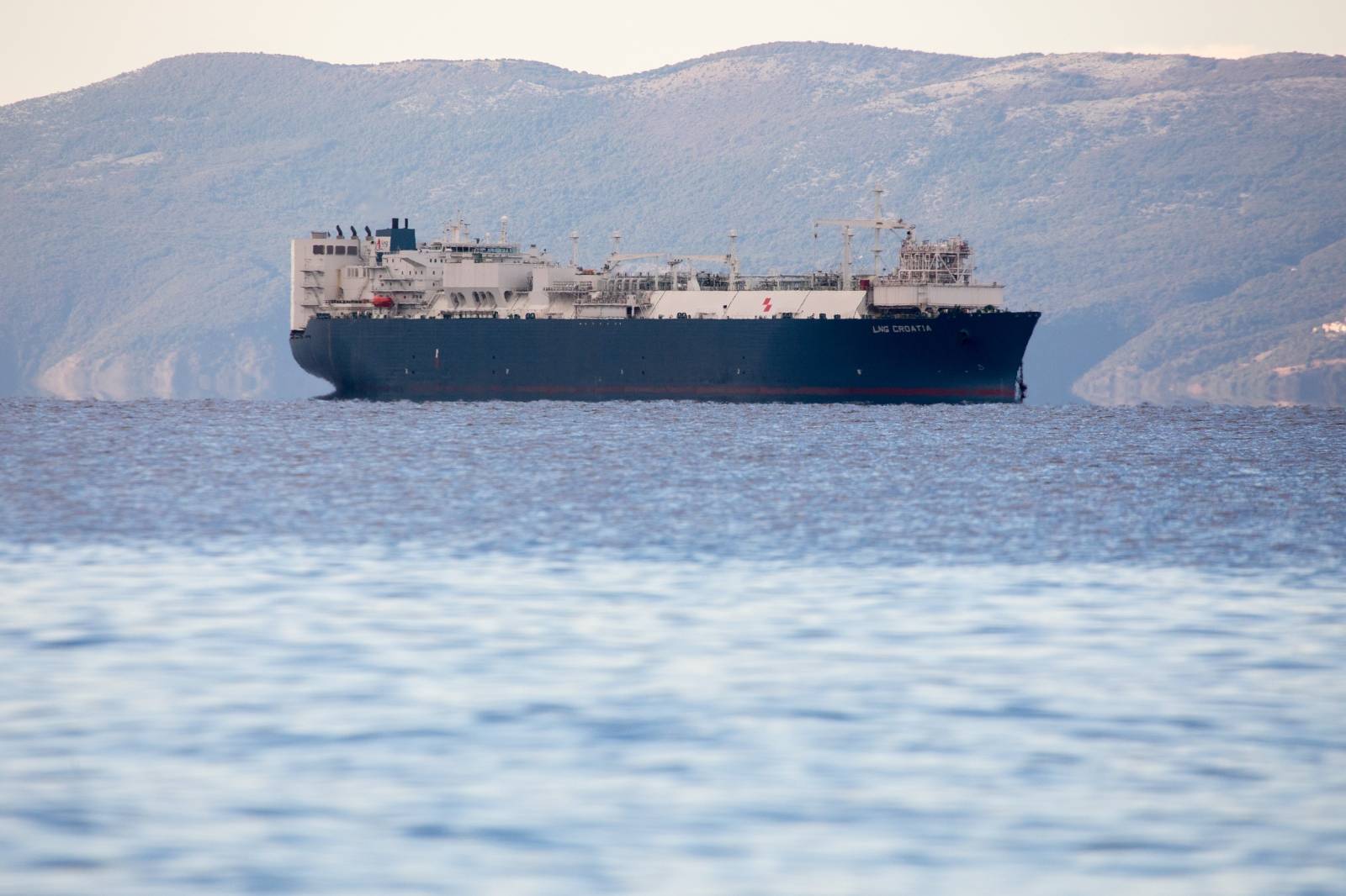 U Rijeku je doplovio dugoočekivani  plutajući LNG terminal